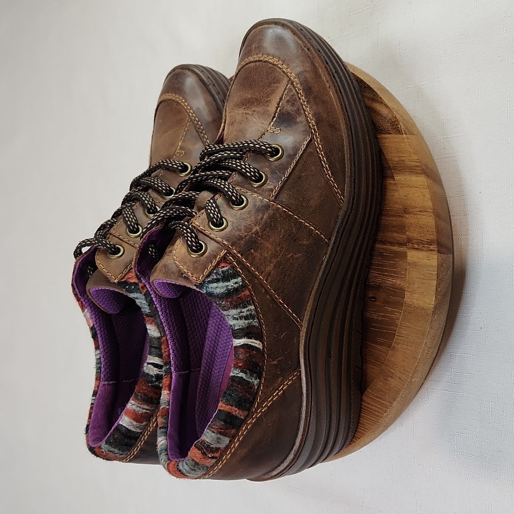 Bionic Gervais Platform Wedge Oxfords. Size 8 - Picture 2 of 9